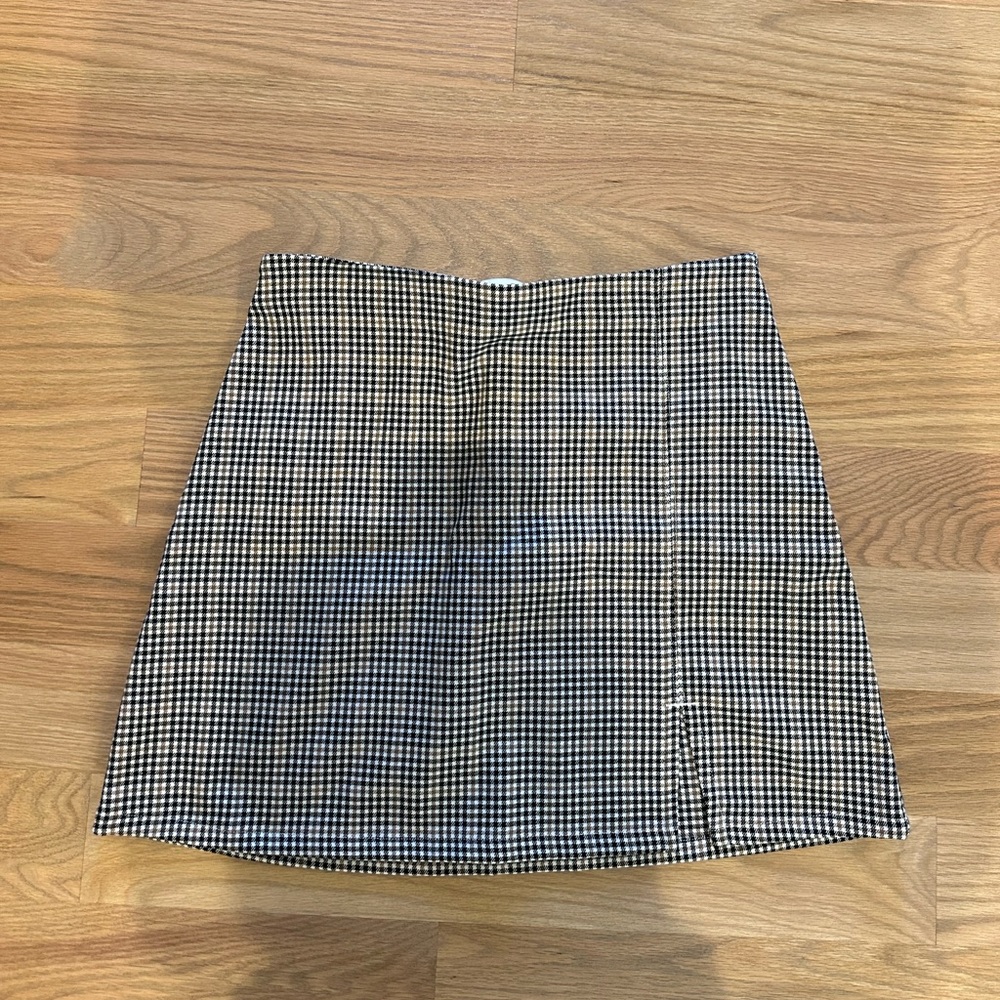 Hollister Black and White Houndstooth Skirt